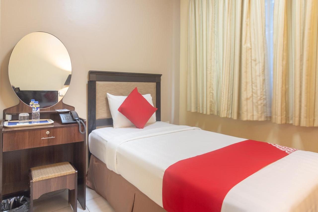 Oyo 187 The Maxwell Hotel Cebu Exterior photo