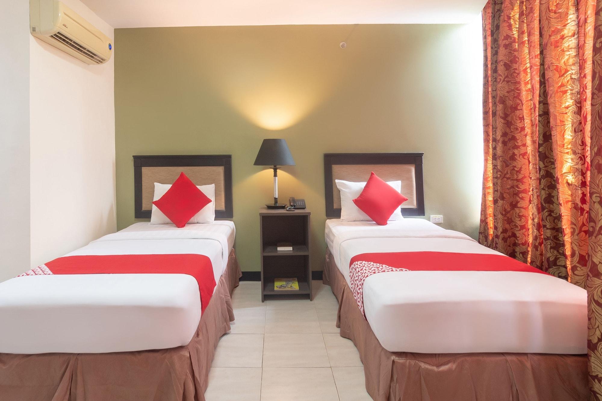 Oyo 187 The Maxwell Hotel Cebu Exterior photo