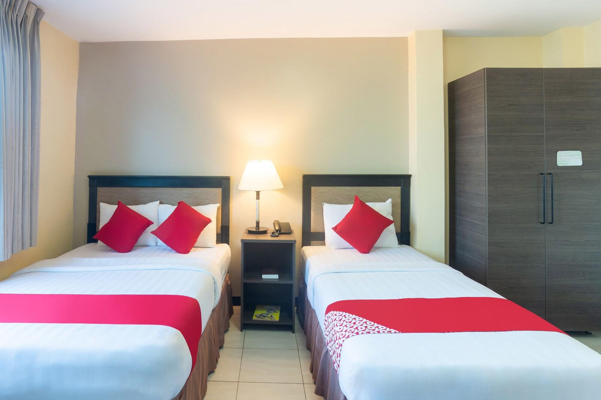 Oyo 187 The Maxwell Hotel Cebu Exterior photo