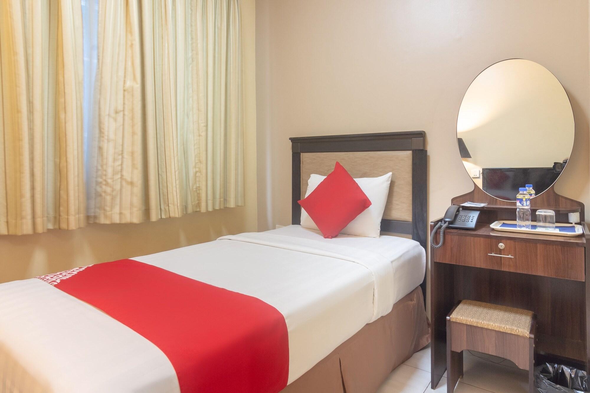 Oyo 187 The Maxwell Hotel Cebu Exterior photo