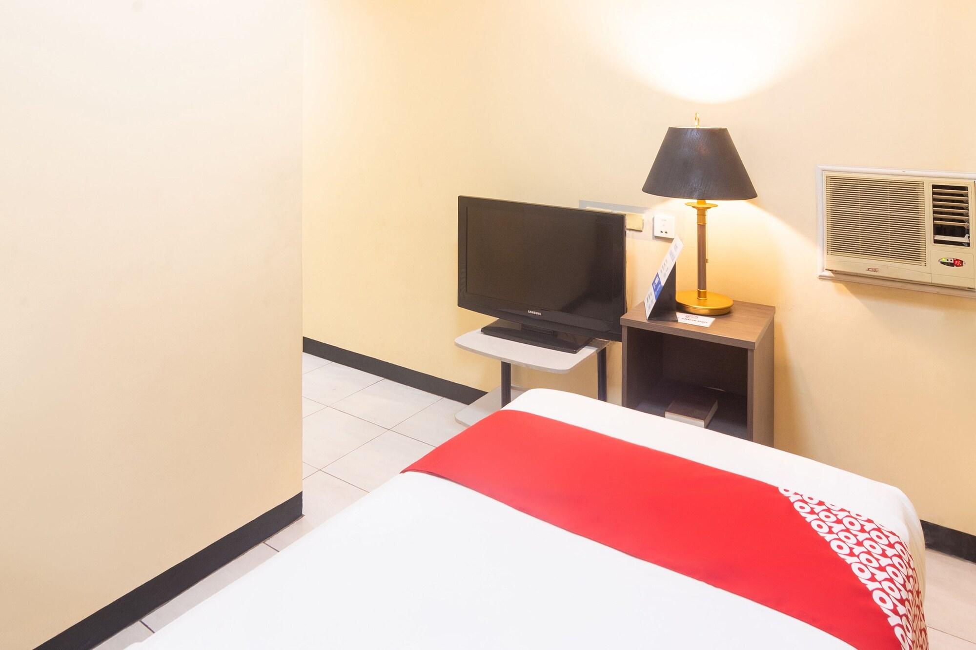 Oyo 187 The Maxwell Hotel Cebu Exterior photo