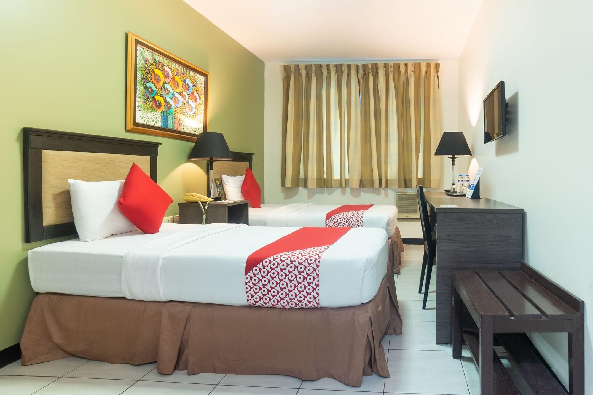 Oyo 187 The Maxwell Hotel Cebu Exterior photo