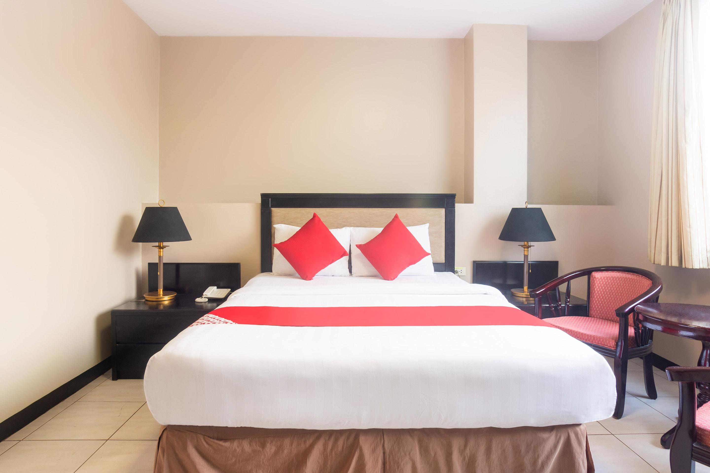 Oyo 187 The Maxwell Hotel Cebu Exterior photo