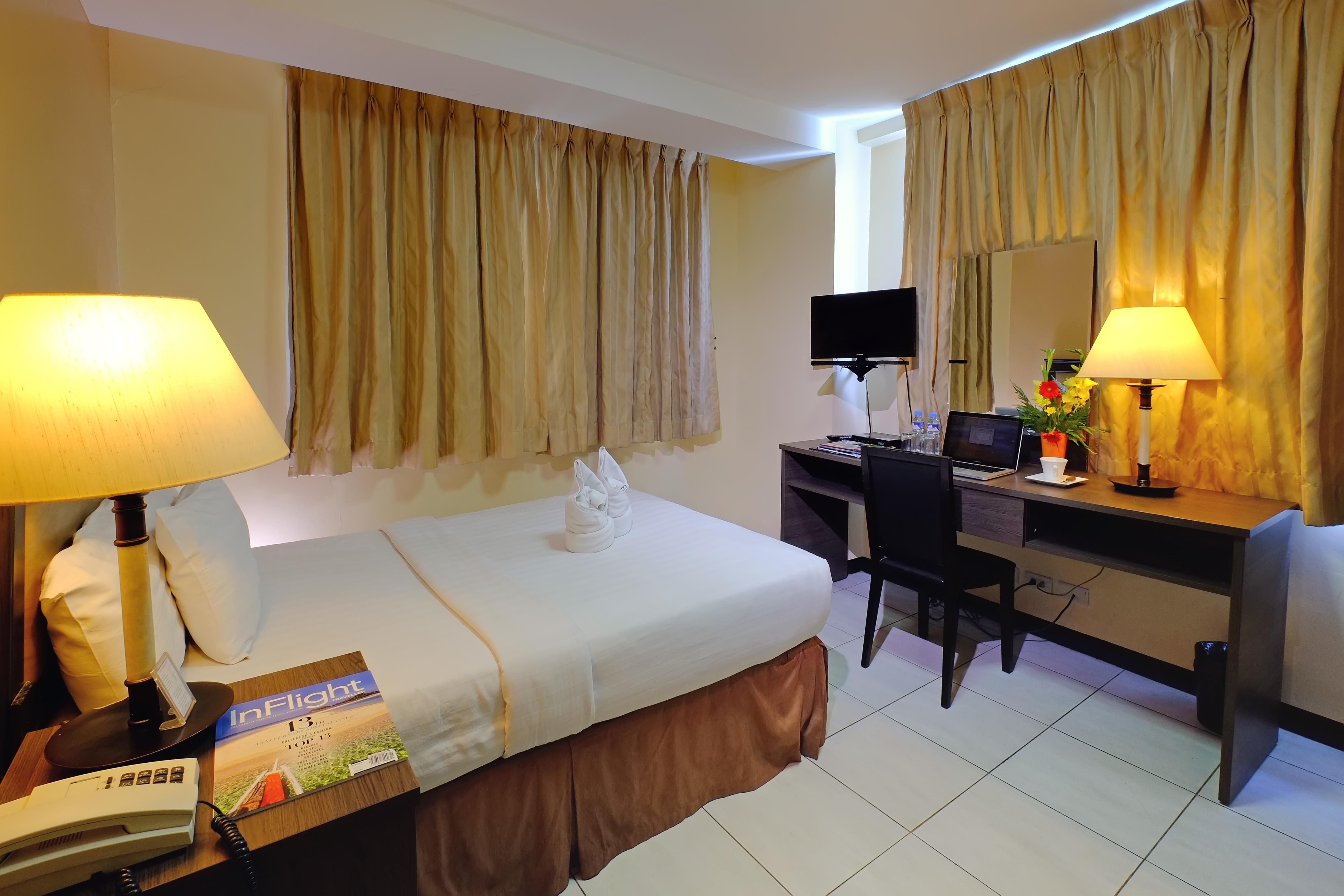 Oyo 187 The Maxwell Hotel Cebu Exterior photo