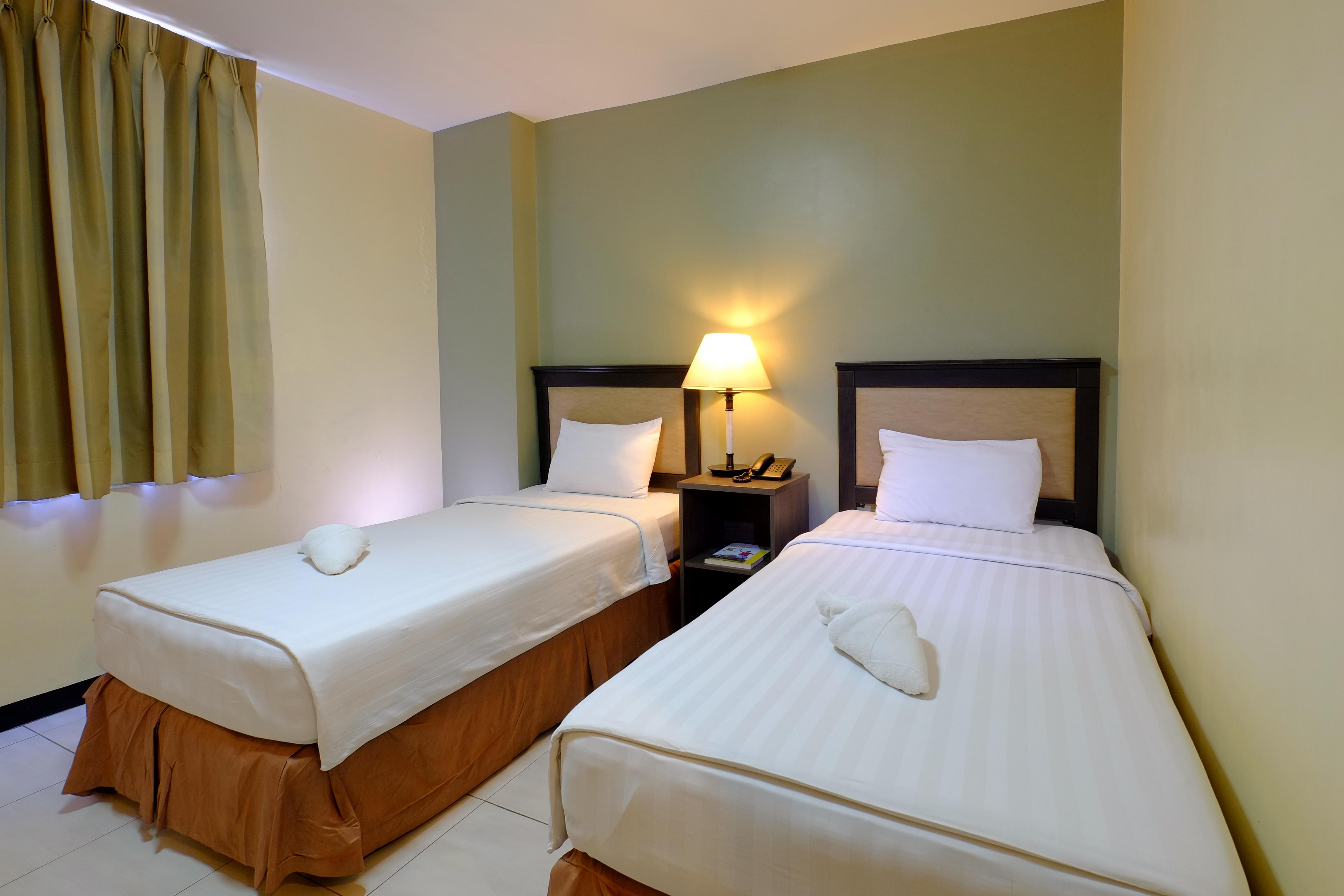 Oyo 187 The Maxwell Hotel Cebu Exterior photo