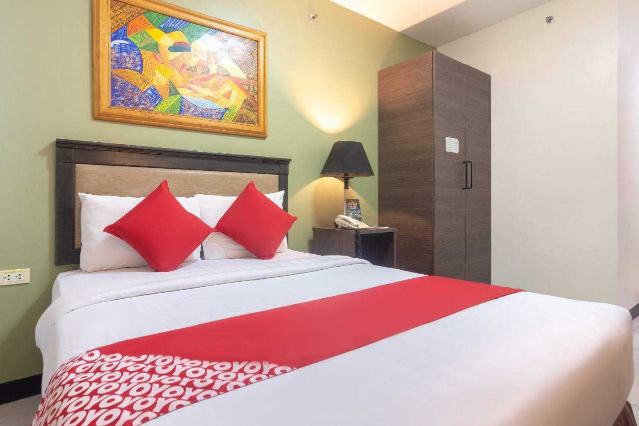 Oyo 187 The Maxwell Hotel Cebu Exterior photo