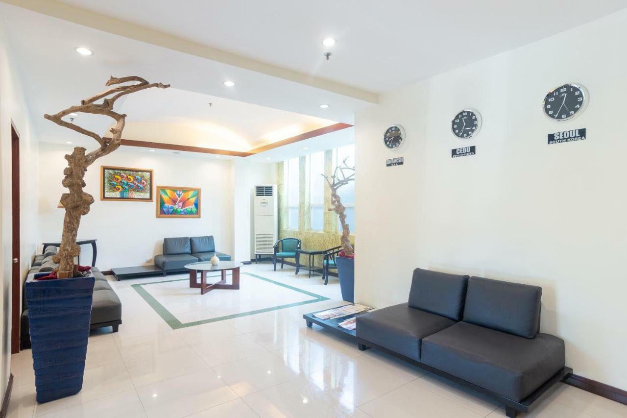 Oyo 187 The Maxwell Hotel Cebu Exterior photo